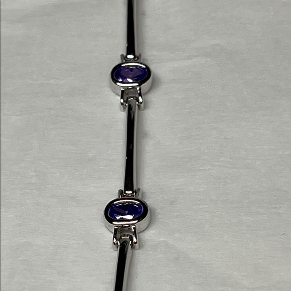 Elegant Silver and Purple Bracelet - Picture 2 of 10